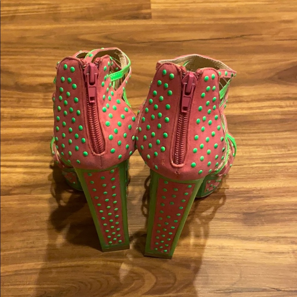 Funky Heals - Picture 3 of 4